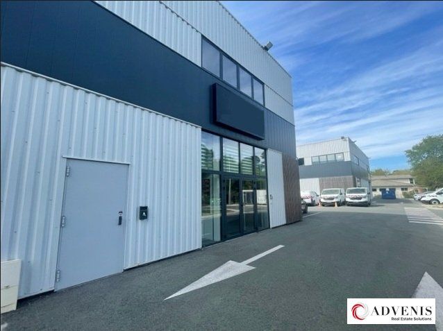 GRADIGNAN A LOUER LOCAL D'ACTIVITE 297m²