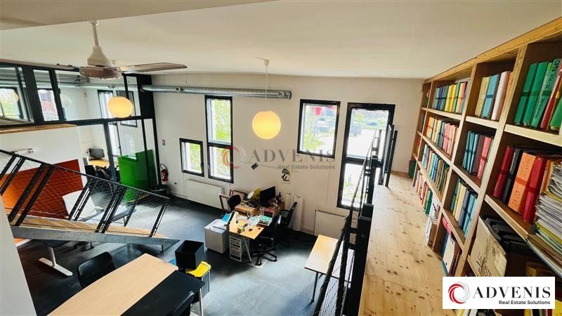 A LOUER - BUREAUX - 241.50 M²