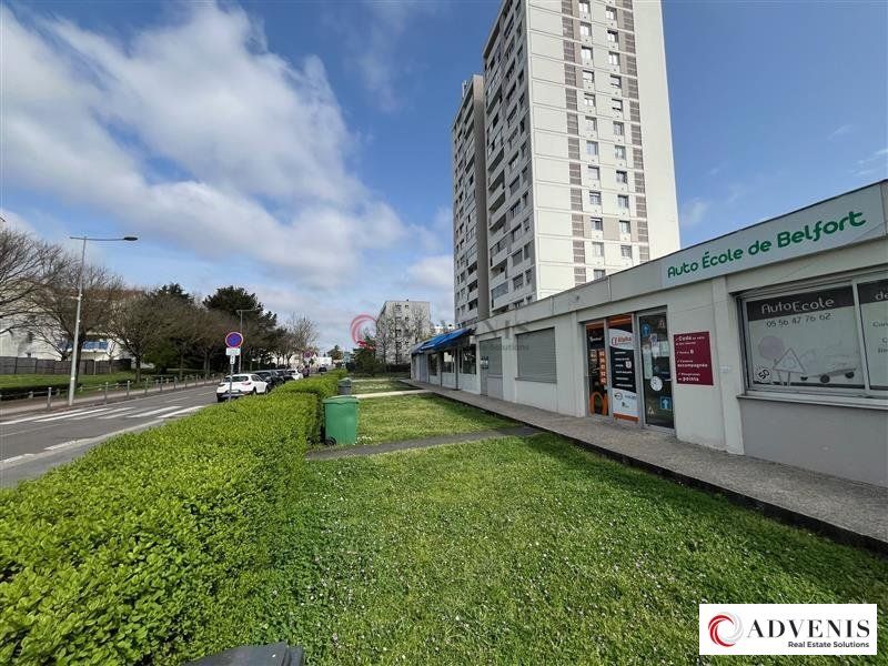 A LOUER - LOCAL COMMERCIAL 100 M²