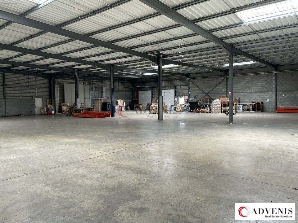 Location local d''activites 1465 m² non divisibles