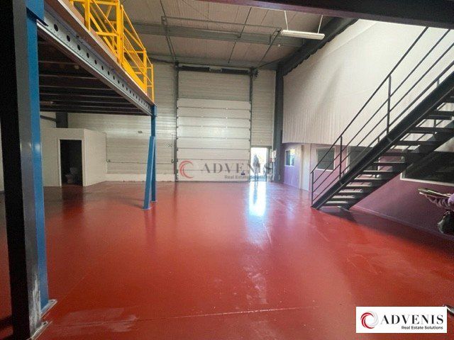 Location local d''activites 330 m² non divisibles