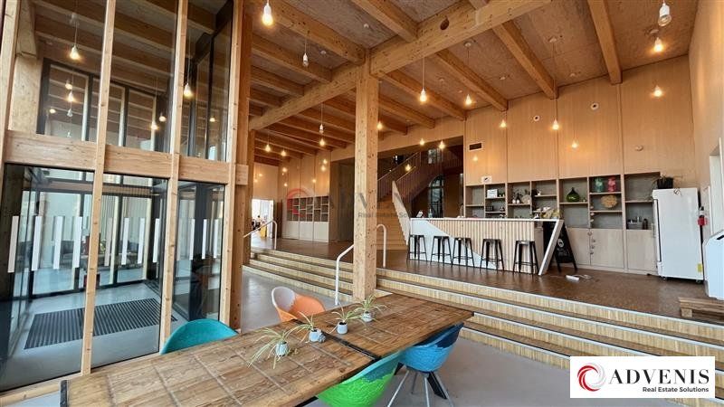 A LOUER - BUREAUX - 359 M²