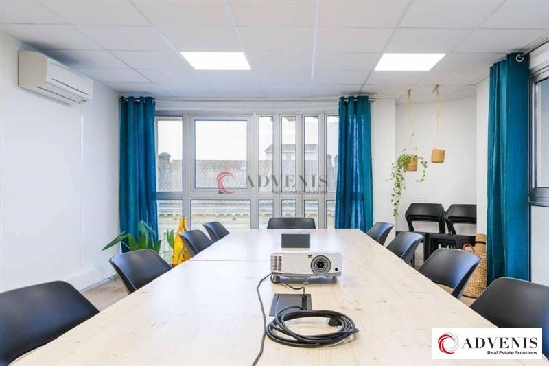 A LOUER - BUREAUX - 272 M²