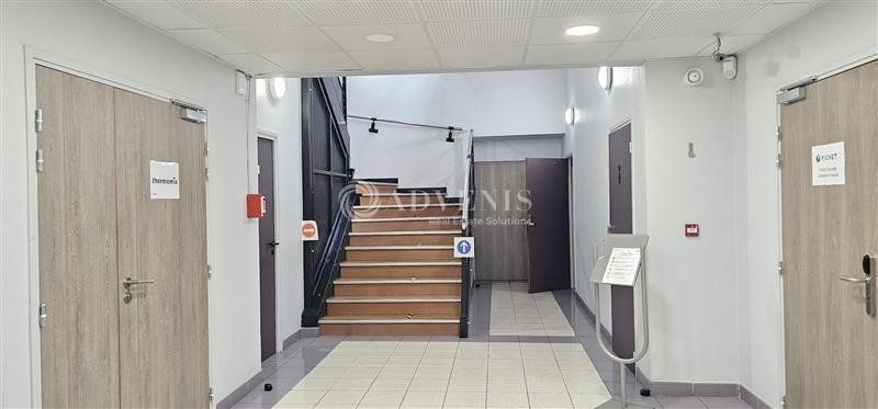 PLATEAU CLOISONNE DE 240 M² -  DIVISIBLE A PARTIR D'ENVIRON 120 M²