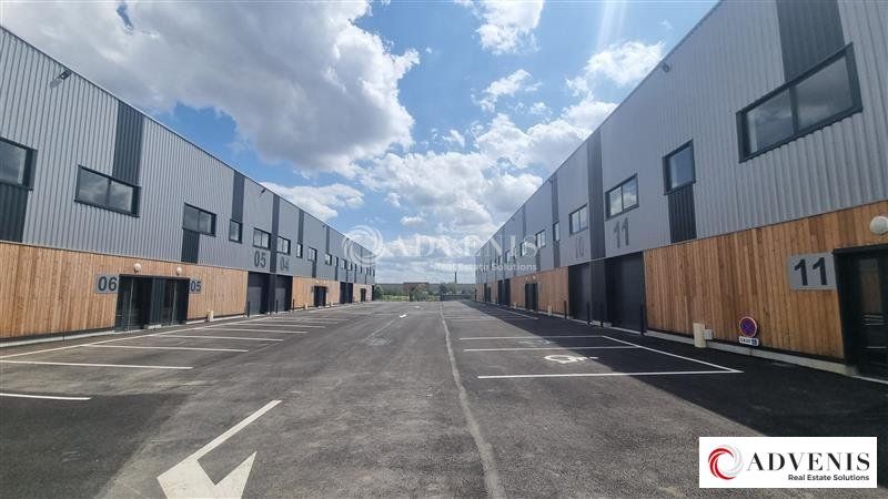 Location local d''activites 5063 m² divisibles à partir de 197 m²