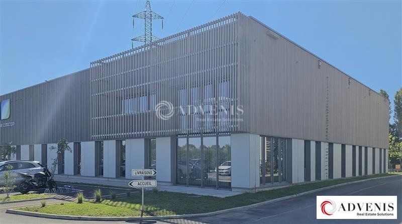 Location entrepot 707 m² non divisibles