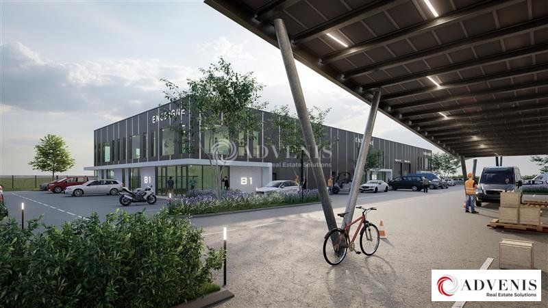 Location local d''activites 2802 m² divisibles à partir de 388 m²