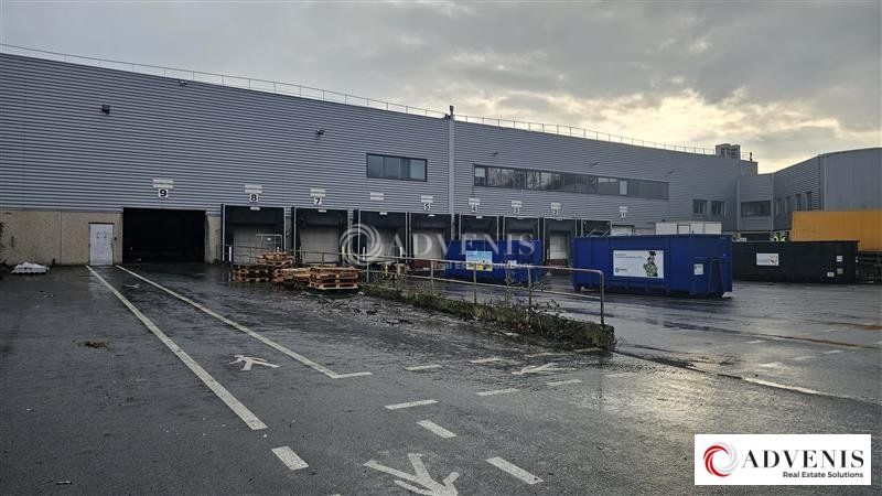 Location entrepot 12023 m² non divisibles