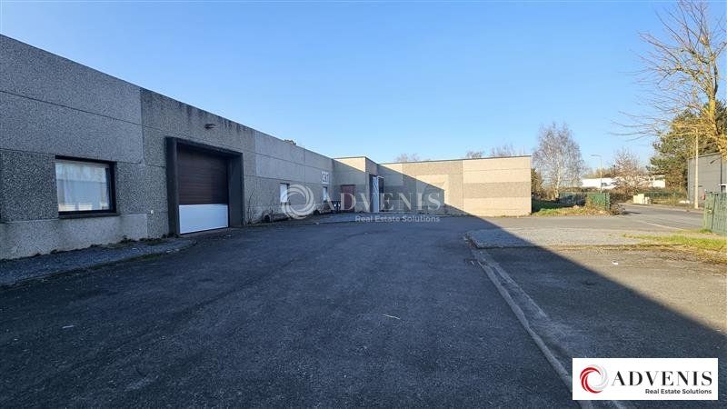 Location entrepot 2013 m² non divisibles