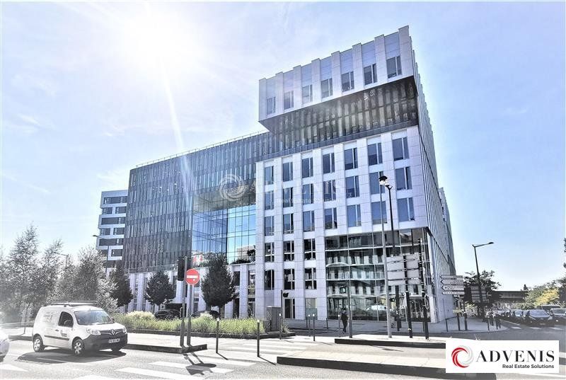 Location bureaux 2357 m² divisibles à partir de 413 m²