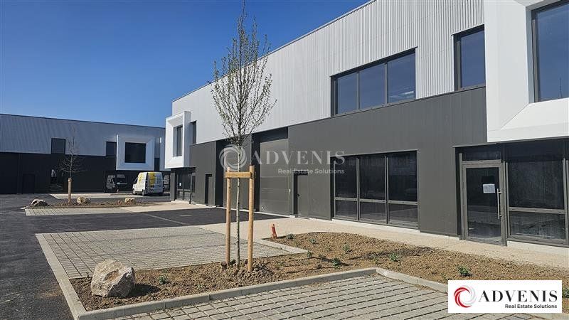 Location entrepot 2229 m² divisibles à partir de 229 m²