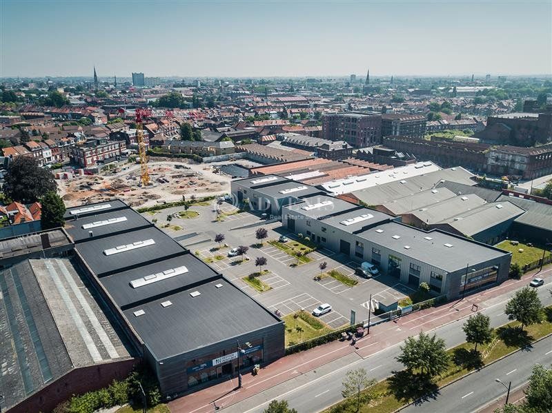 BUREAUX /COMMERCES DE 120 M² A 316 M²