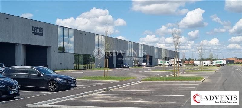 Location entrepot 4442 m² divisibles à partir de 416 m²