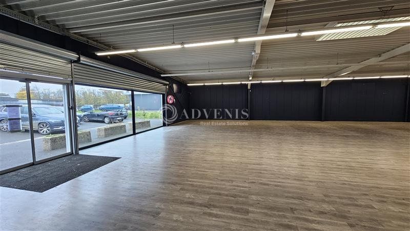 OPPORTUNITE - BATIMENT COMMERCIAL INDEPENDANT AVEC 26 STATIONNEMENTS