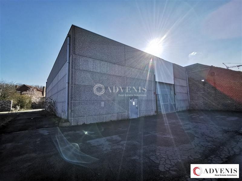 Location entrepot 500 m² non divisibles