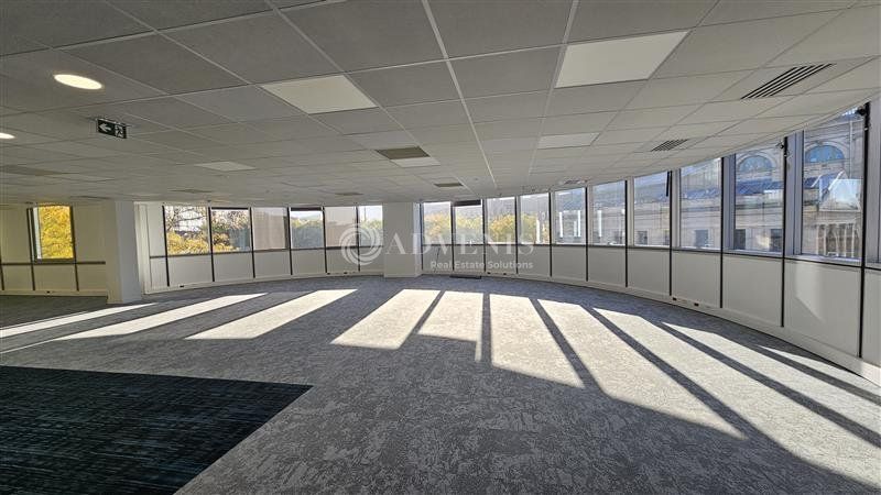 BUREAUX DE 133 M² A 779 M² AU PIED DES GARES