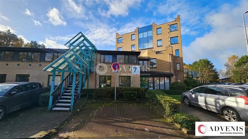 Location bureaux 93 m² divisibles à partir de 32 m²