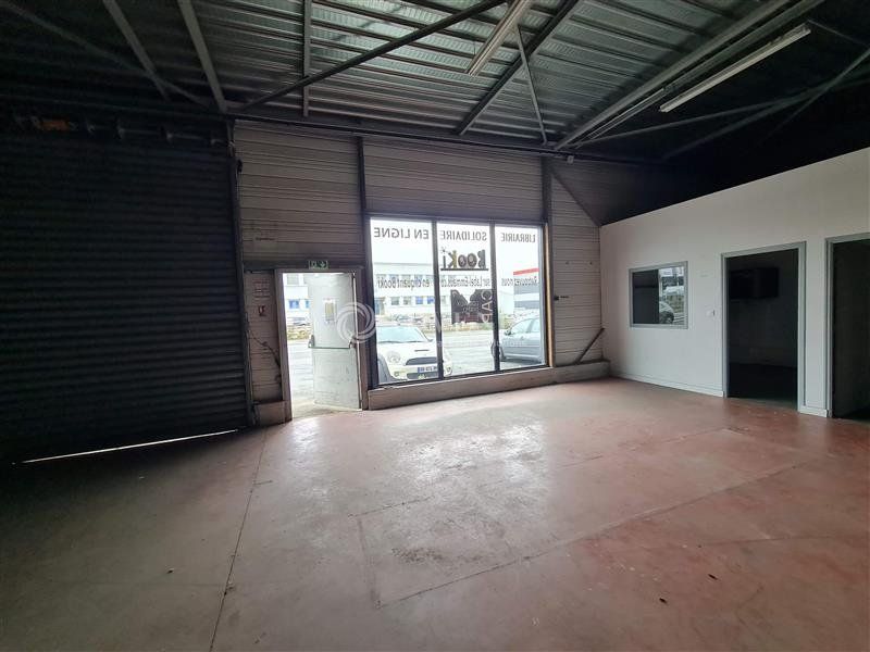 Location local d''activites 400 m² non divisibles