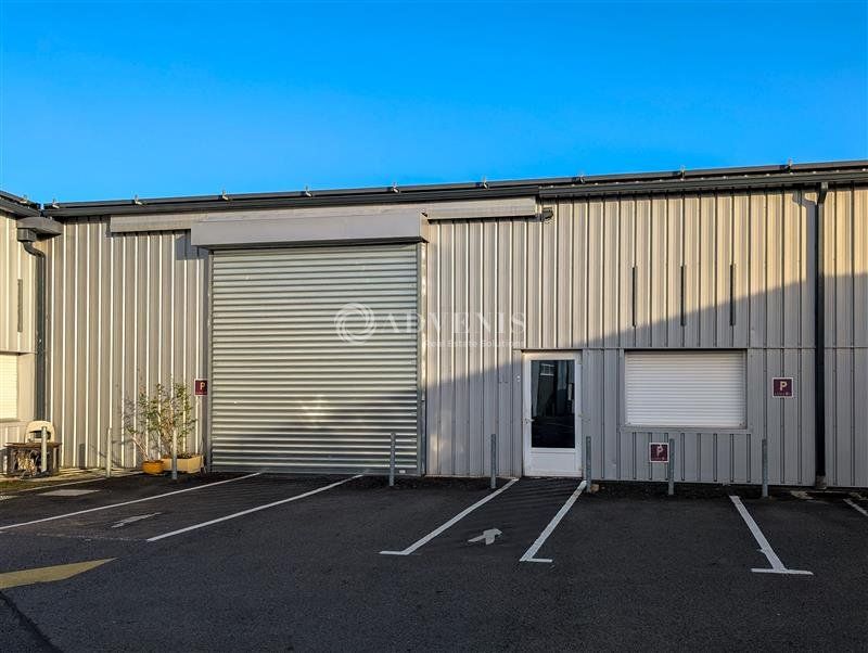 Location local d''activites 400 m² non divisibles