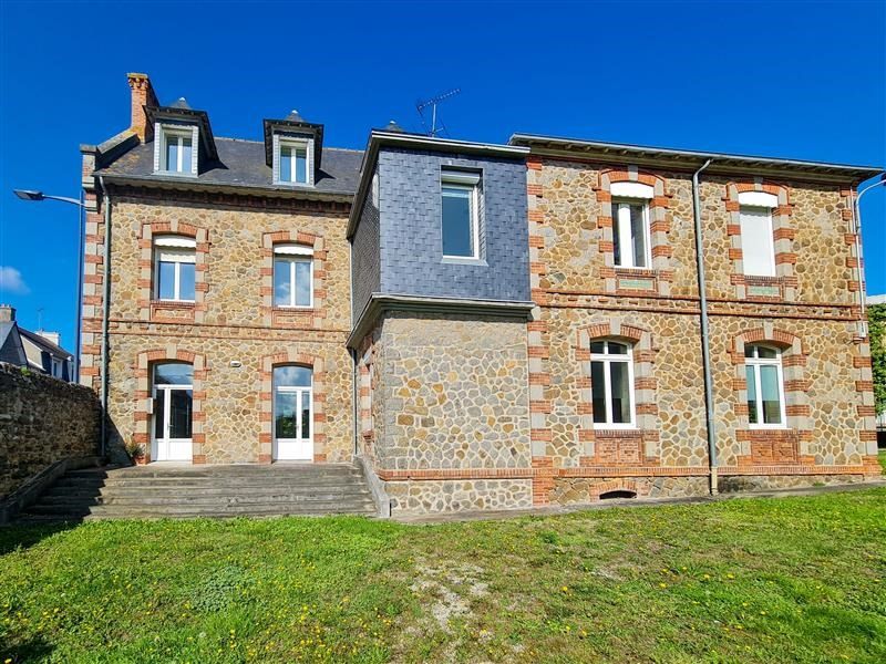 Immeubles de bureaux édifiés en centre-ville sur 1618 m² de foncier