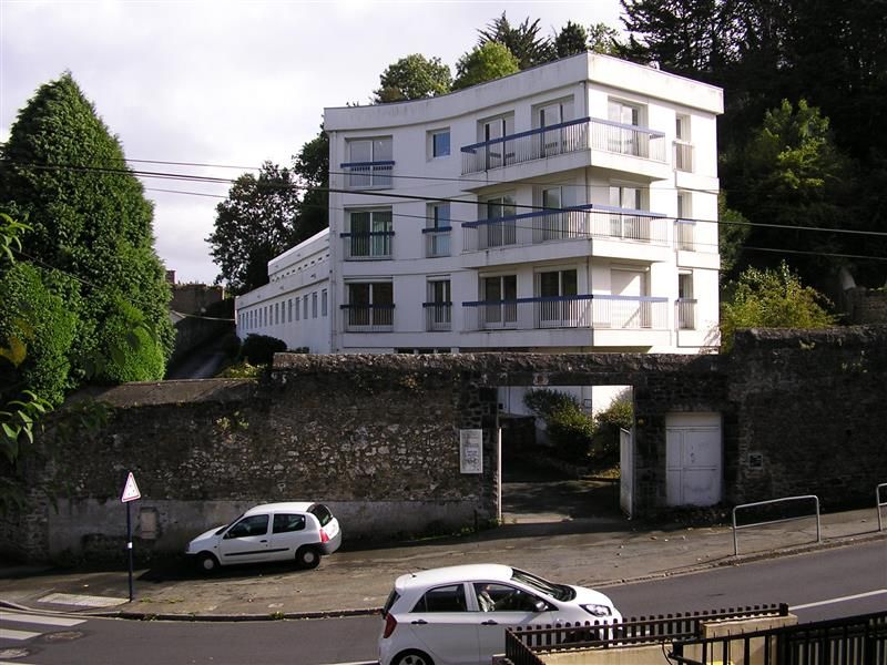 CENTRE VILLE - BUREAUX AVEC STATIONNEMENTS PRIVATIFS