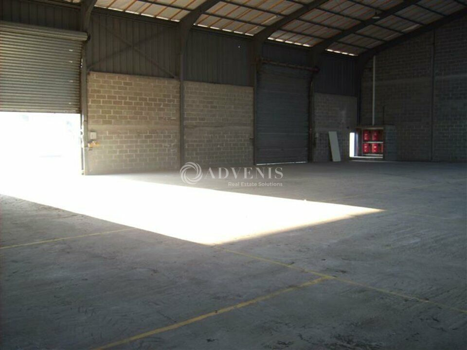 Location local d''activites 182 m² non divisibles