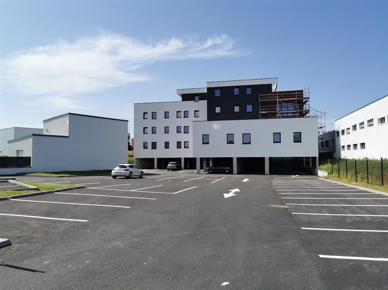 Location bureaux 736 m² divisibles à partir de 139 m²
