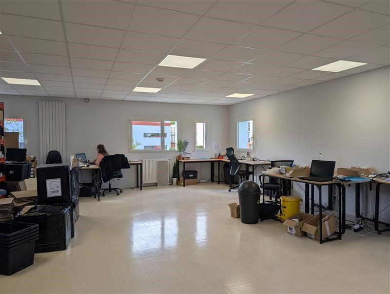 Location bureaux 100 m² non divisibles