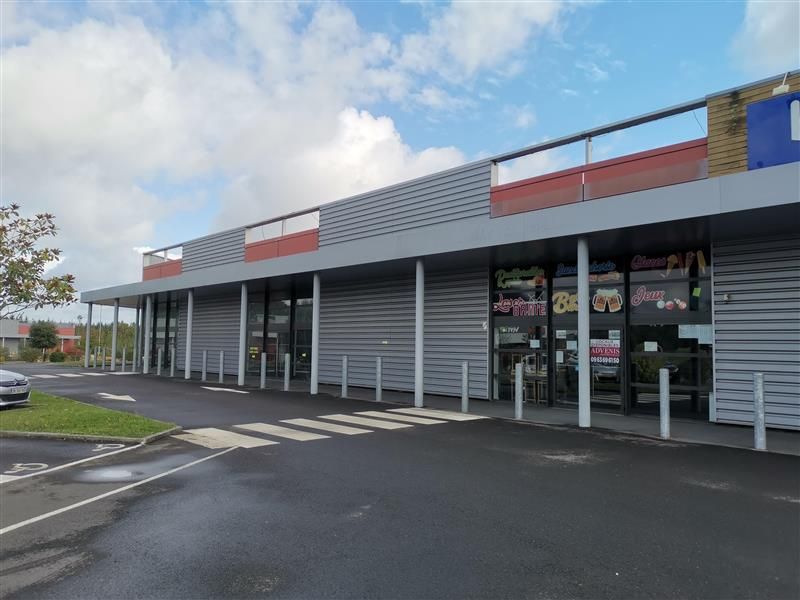 Locaux commerciaux à vendre - Entrée de ville