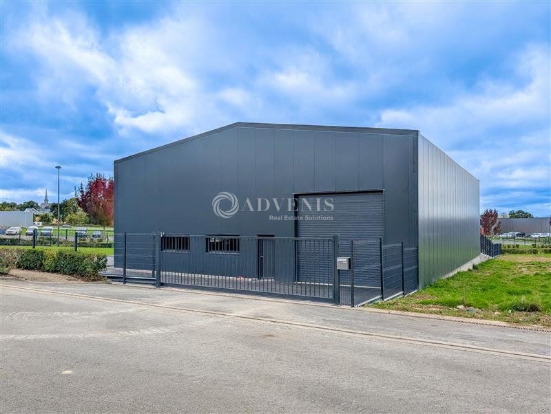 Vente local d''activites 392 m² divisibles à partir de 196 m²
