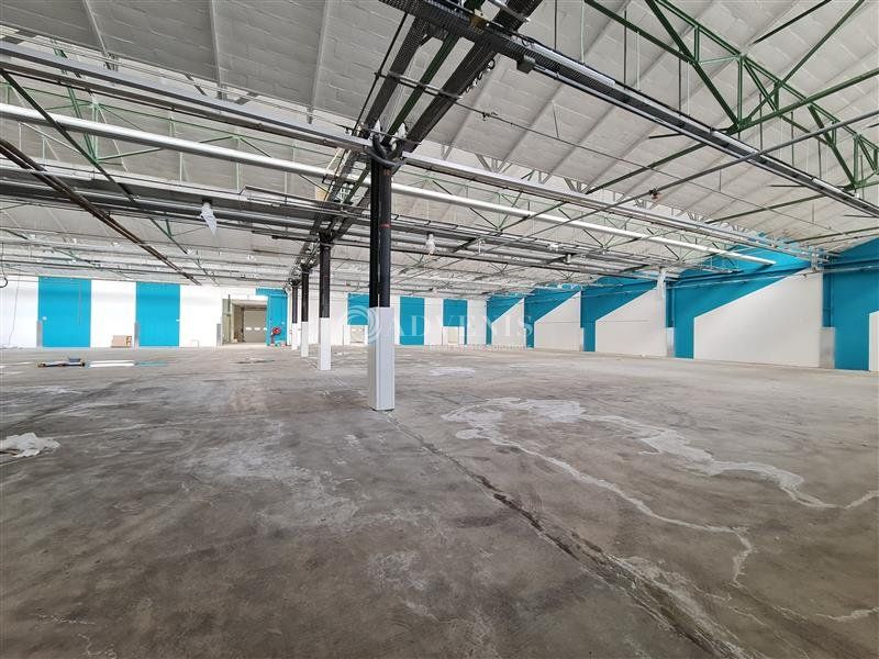 Location local d''activites 4488 m² divisibles à partir de 1828 m²
