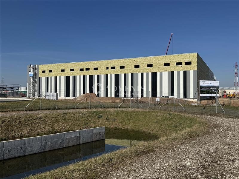 Location entrepot 6350 m² non divisibles