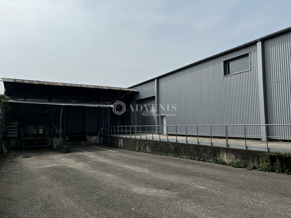 Location local d''activites 1815 m² non divisibles
