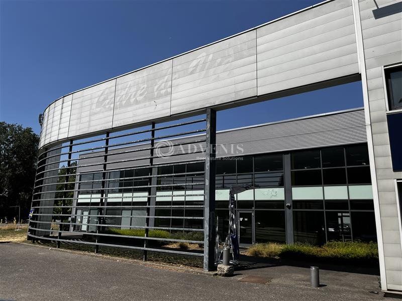 Location local d''activites 485 m² non divisibles