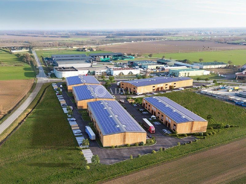 Vente local d''activites 8043 m² divisibles à partir de 180 m²
