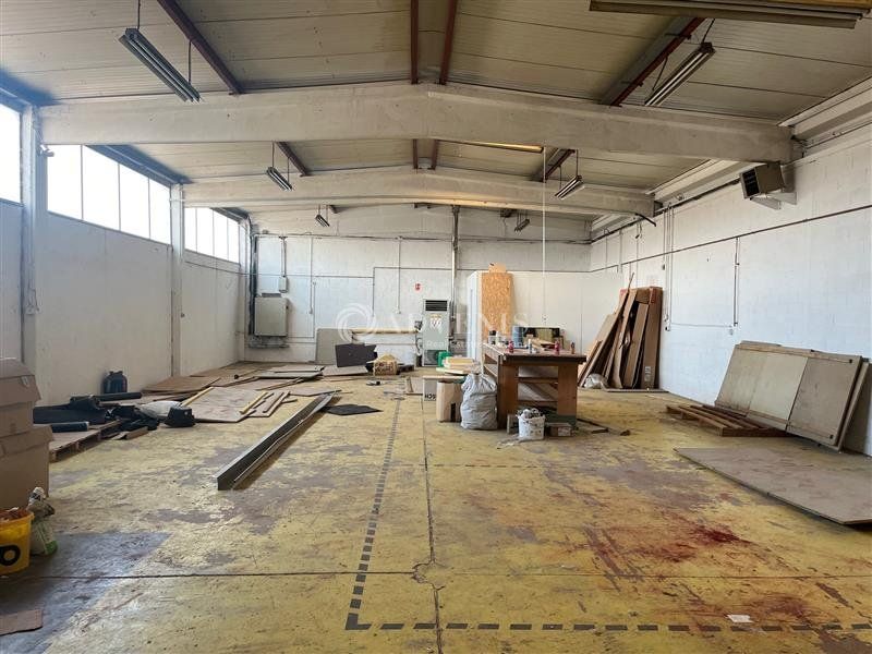 Location local d''activites 290 m² non divisibles