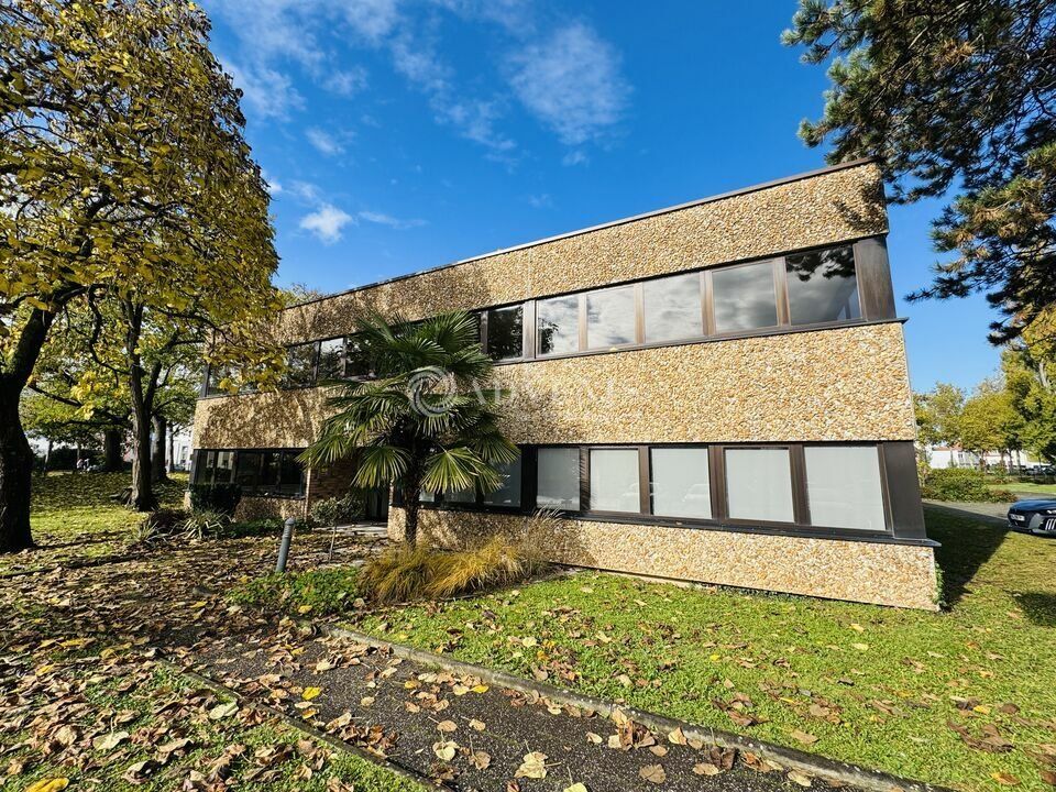 Location bureaux 596 m² divisibles à partir de 89 m²