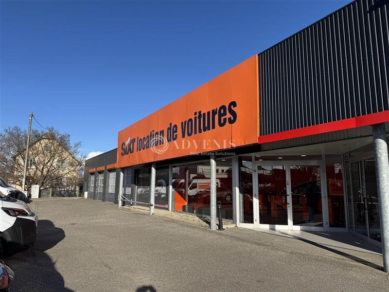 Location local d''activites 500 m² non divisibles