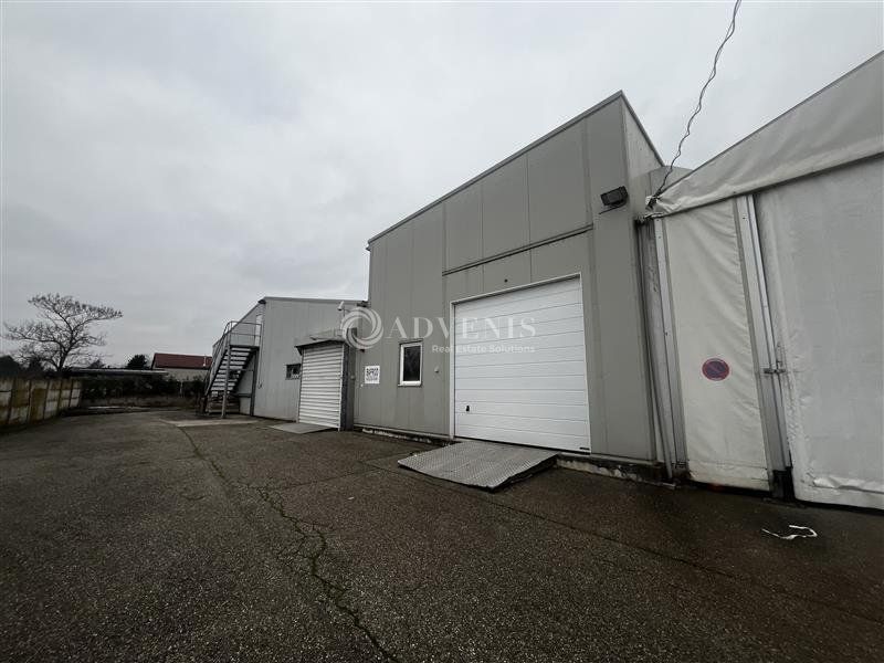 Location local d''activites 899 m² divisibles à partir de 899 m²