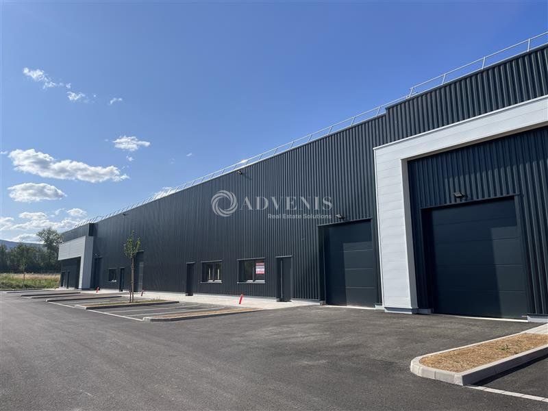 Location local d''activites 838 m² divisibles à partir de 237 m²