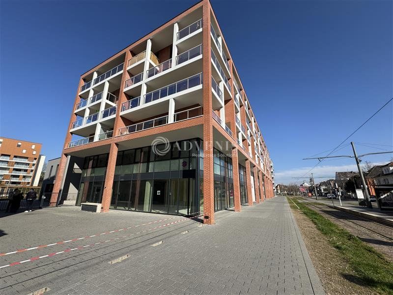 Locaux commerciaux en pied d'immeuble – Centre-ville – Illkirch Graffenstaden