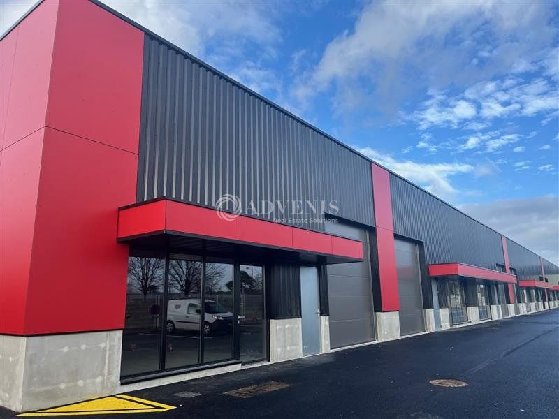 Location local d''activites 748 m² divisibles à partir de 249 m²