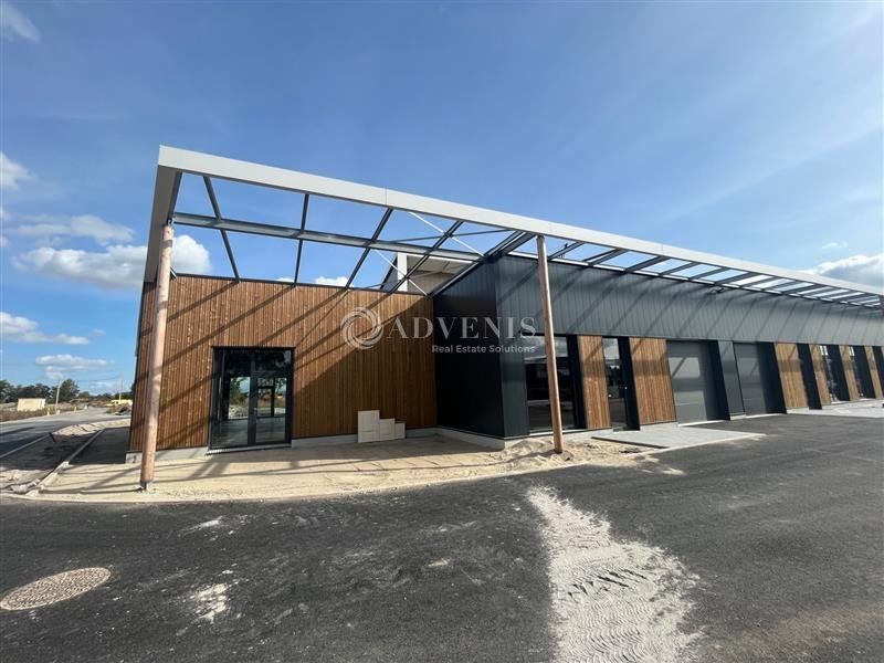 Location local d''activites 200 m² non divisibles