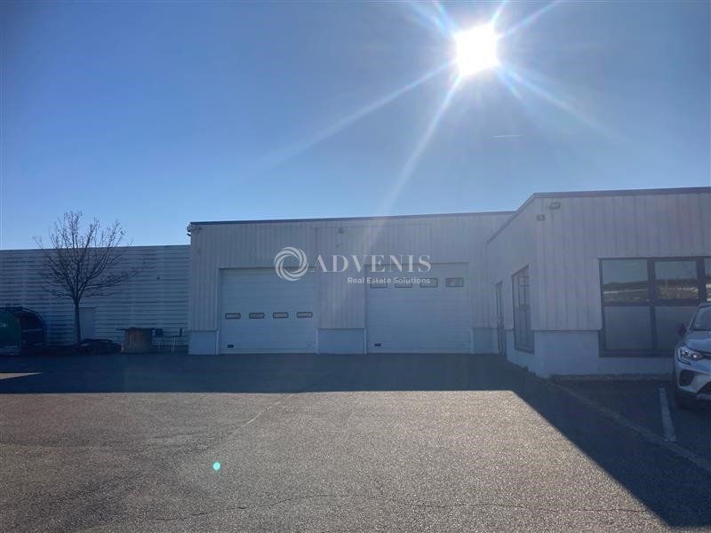 Location local d''activites 1170 m² divisibles à partir de 1170 m²