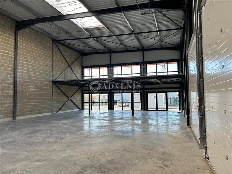 Vente local d''activites 860 m² divisibles à partir de 410 m²