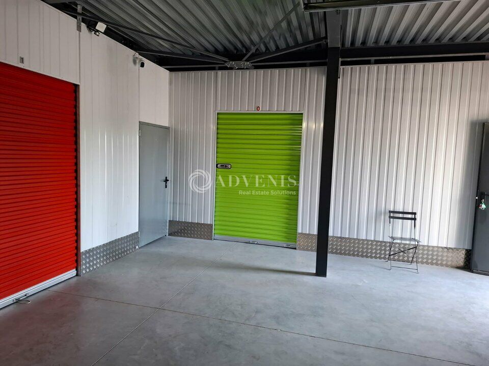 Location local d''activites 60 m² non divisibles