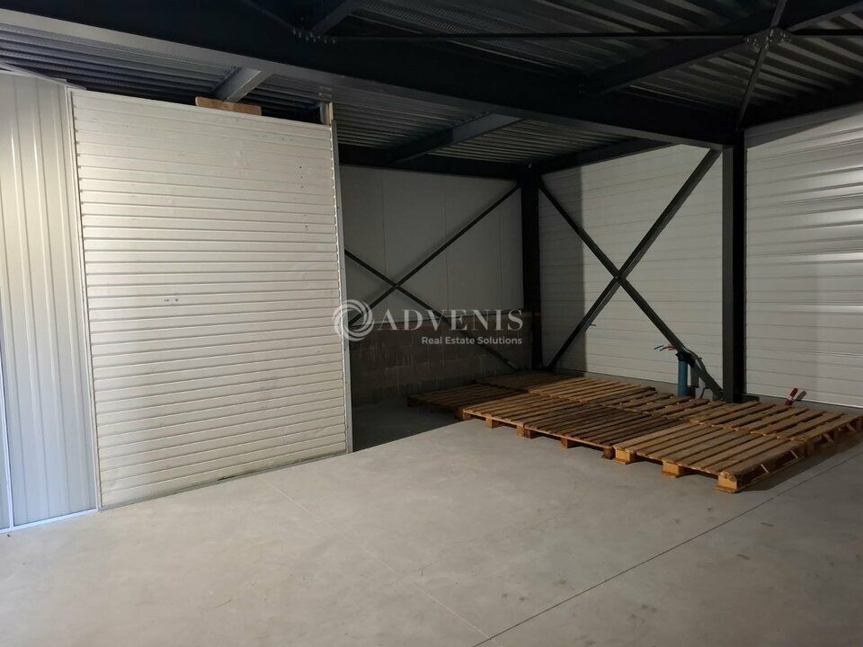 Local d'activités d'environ 60 m², à louer à l'Est de Tours