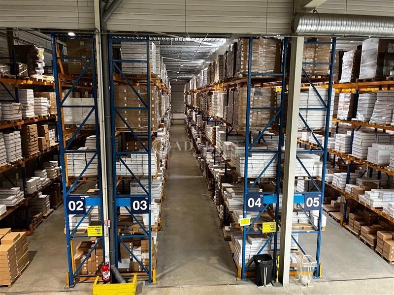 Vente entrepot 18445 m² non divisibles