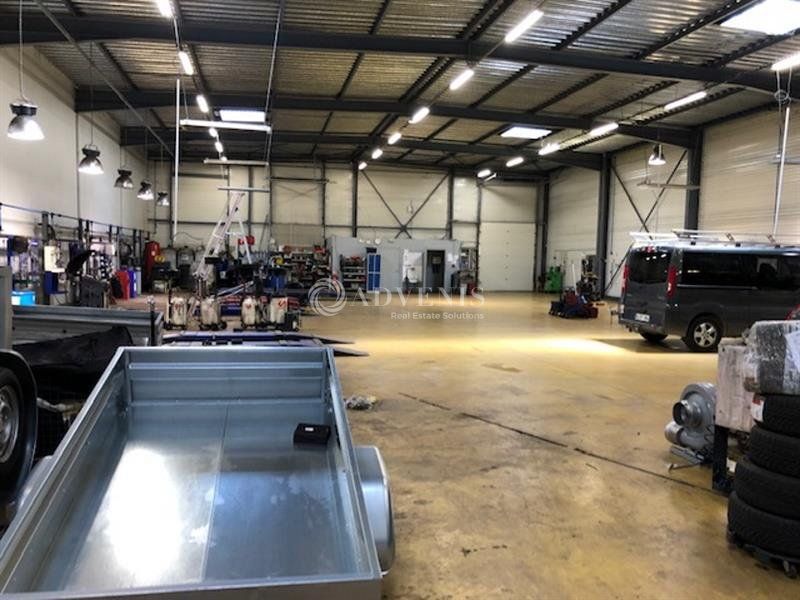 Local d'activités d'environ 743 m² à louer à Chambray les Tours