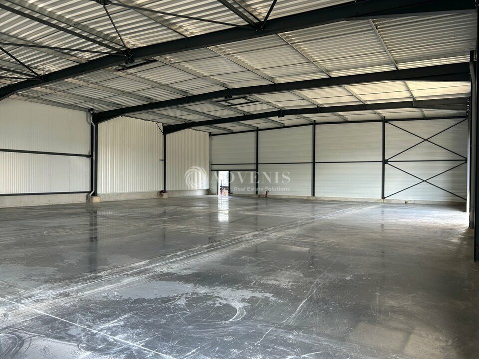 Bâtiment d'activités neuf d'environ 800 m², à louer à Joué les Tours
